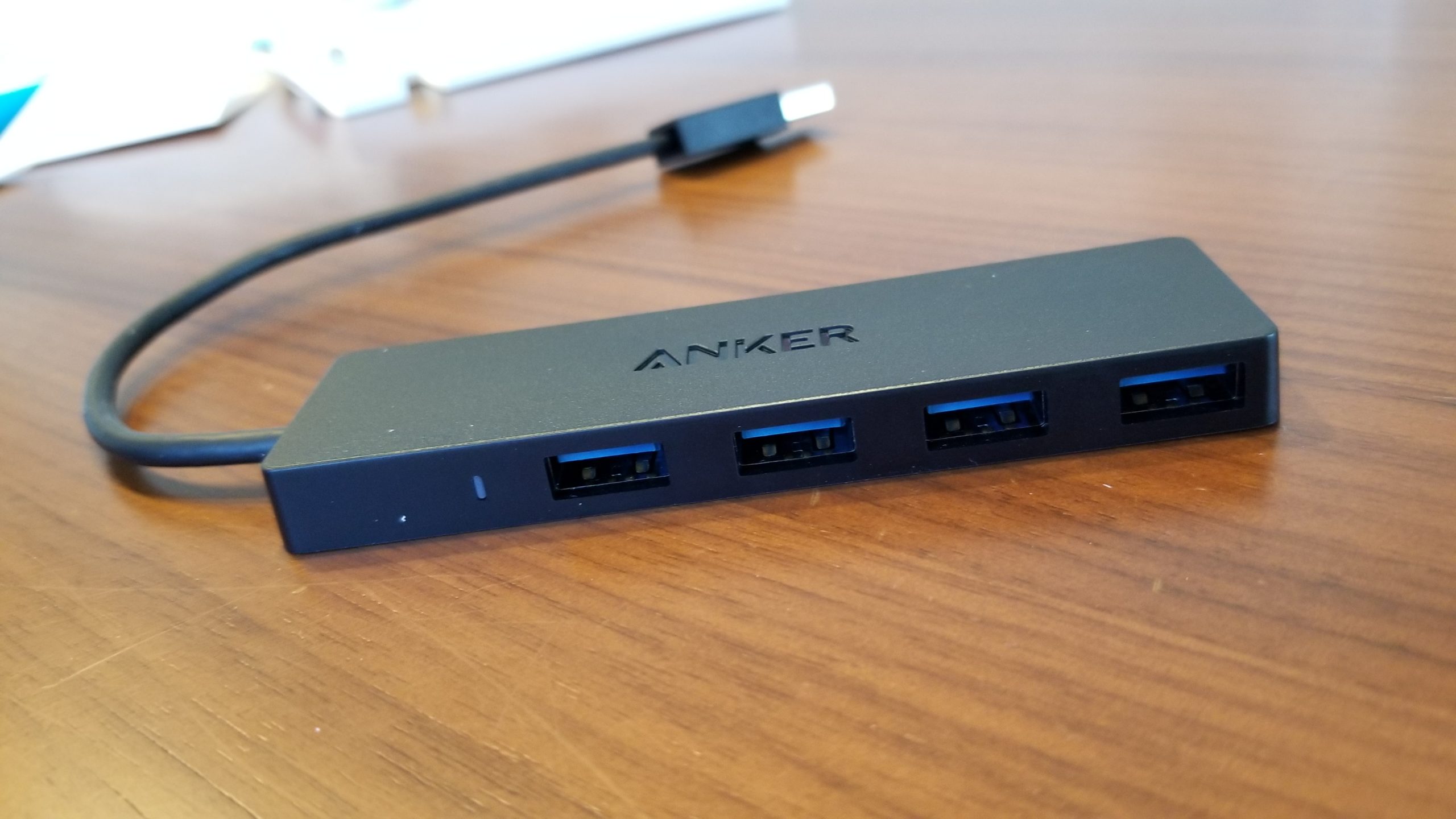 Anker USB3.0 ウルトラスリム 4ポートハブ 】シンプルに便利。オススメ