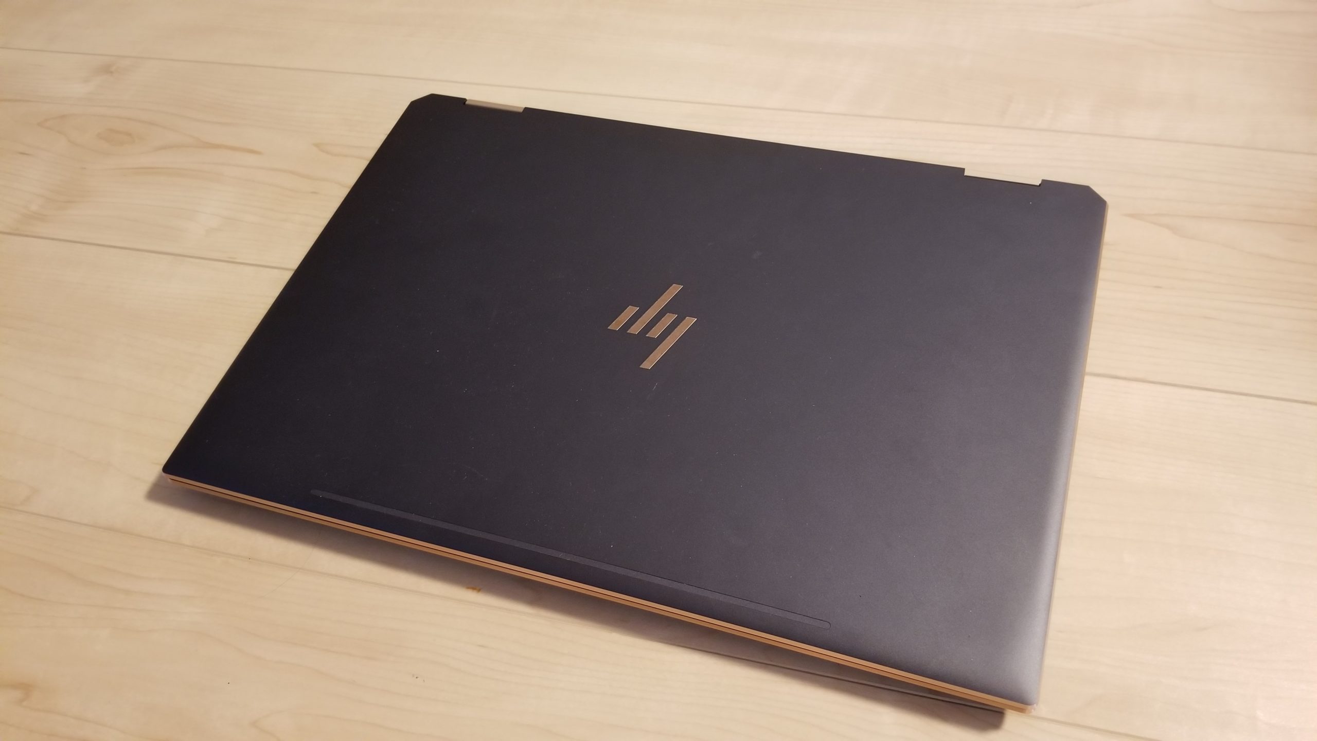 HPに問い合わせたが改善せず『HP Spectre x360 15』急に画面が付かなくなり高価なオブジェと化した件