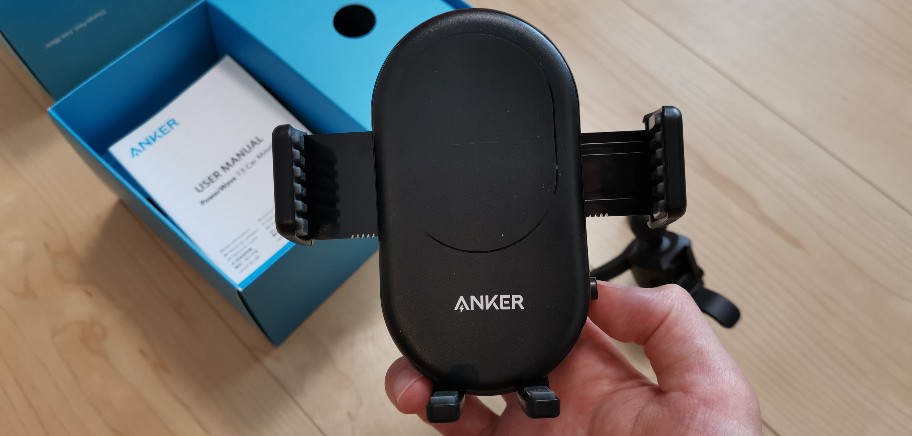 Anker PowerWave 7.5 Car Mount レビュー