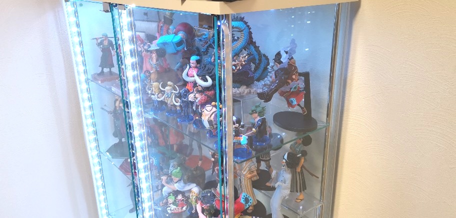 2022超人気 人形ケース フィギュアケース  コレクションケース 背面金張りケース W15cm×D15cm×H40cm