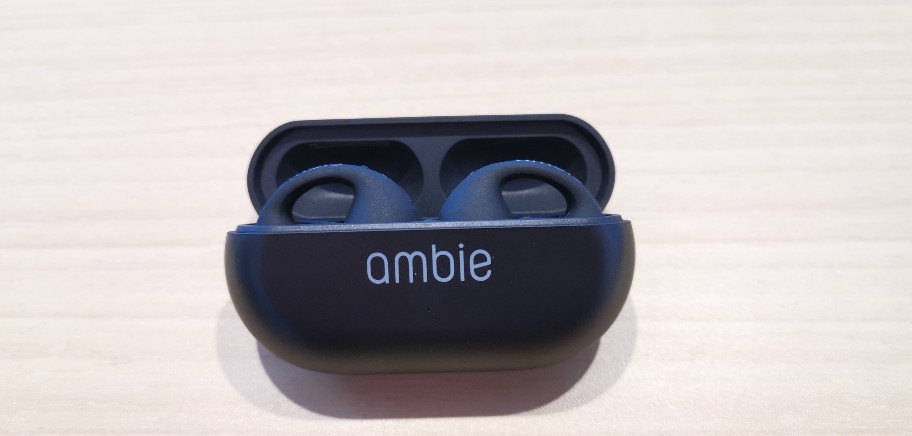 Ambie サウンドイヤカフ レビュー 耳をふさがない完全ワイヤレスイヤホン アンビー Am Tw01 ながら聴きの完成形 かちおテック